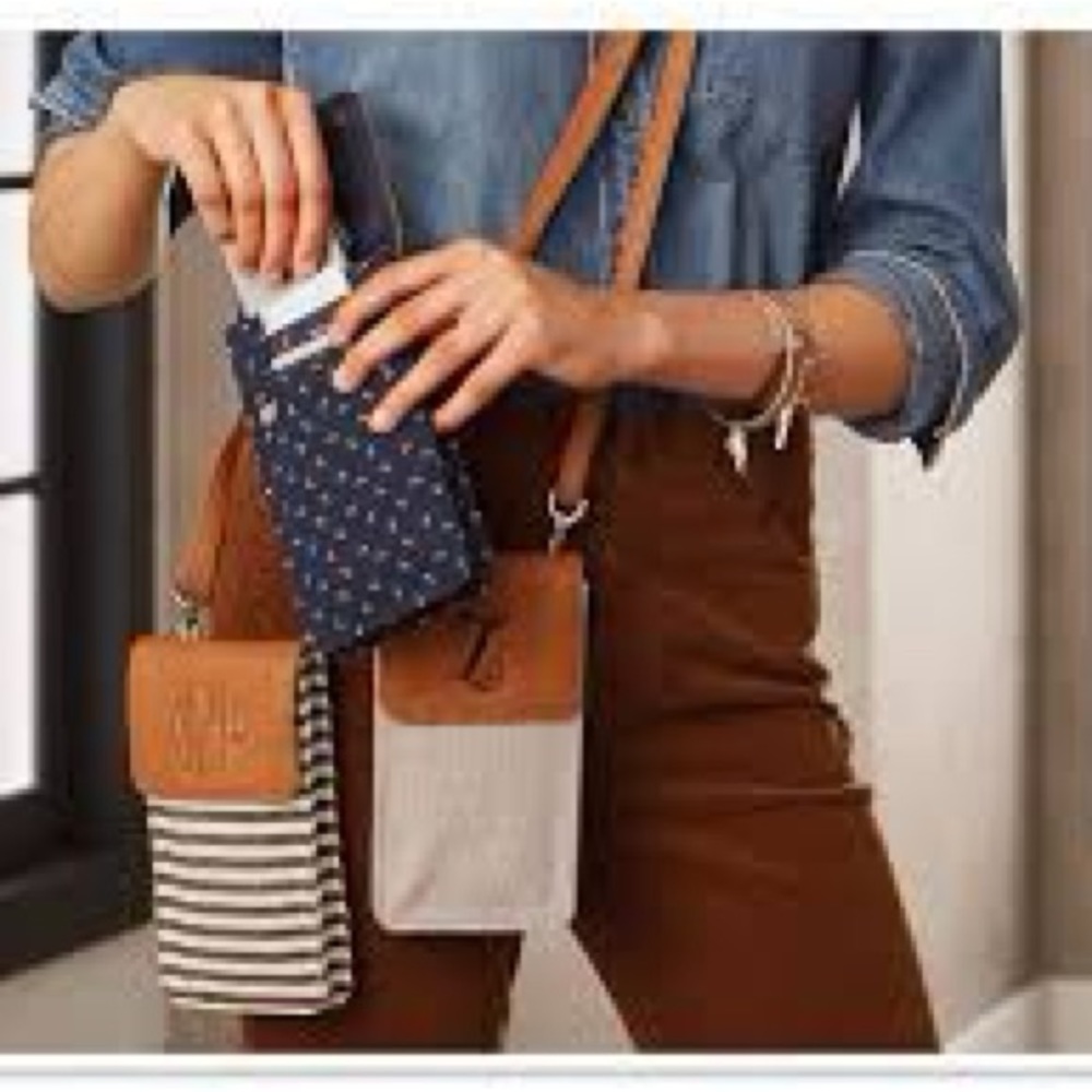 Thirty-One two-tone weave Call-Me Crossbody & Caramel Wristlet